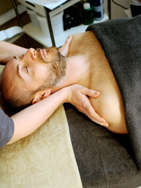 MAGIC THREADING SPA/NAILS